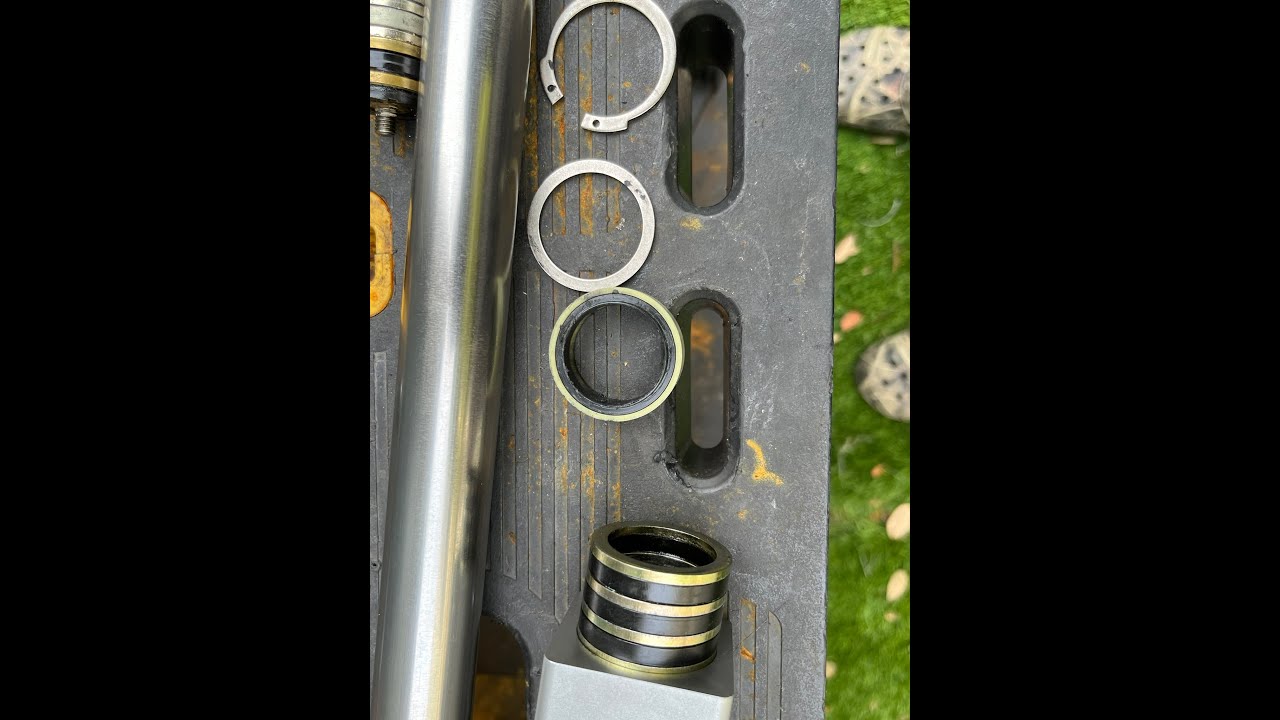Gino’s Garage-1998 Newell- Trying to diagnose and repair pocket door air cylinder.