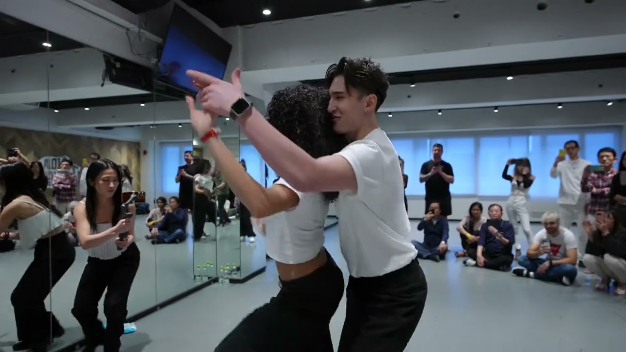 Boss Bitch - MONIKA & VICTOR in Tokyo#