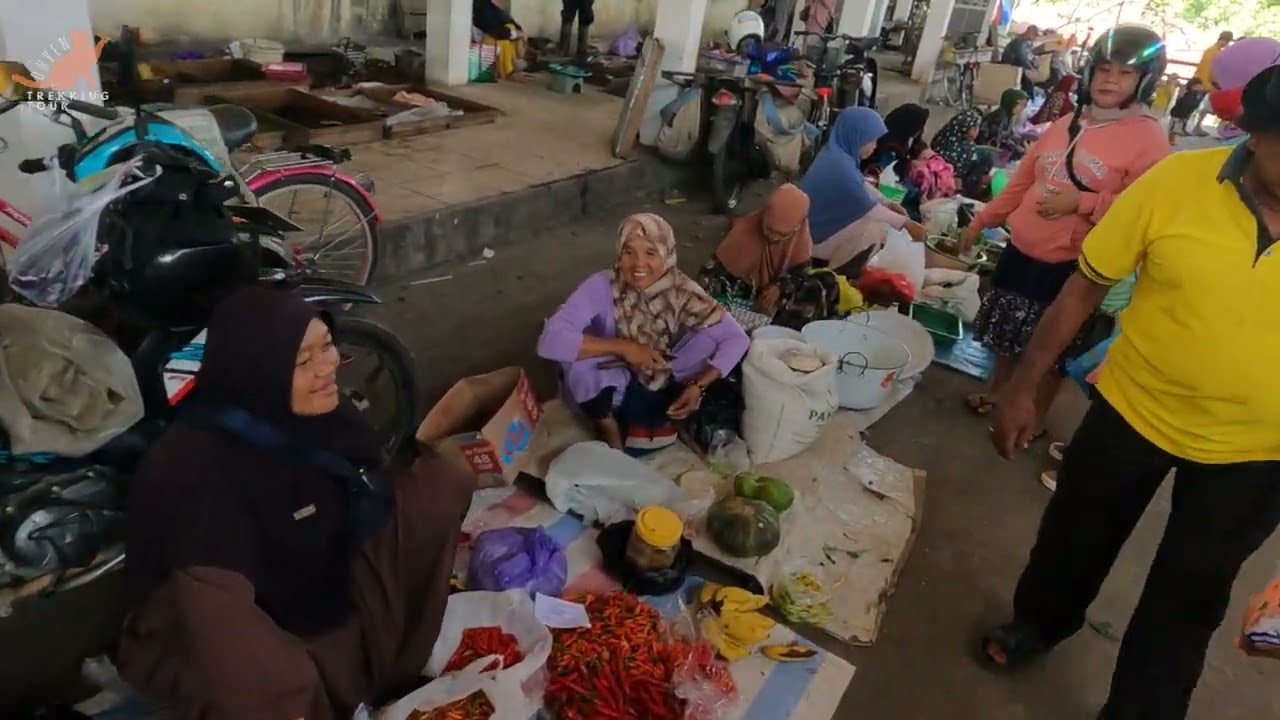 PASAR SENIN TAMBARANGAN, TAPIN ; TAMBARANGAN TRADITIONAL MARKET.