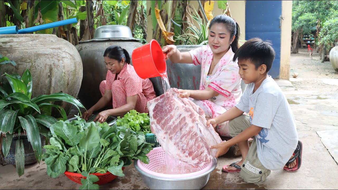 Grow vegetable, cooking, have dinner together is happiness / Sreypov life Show