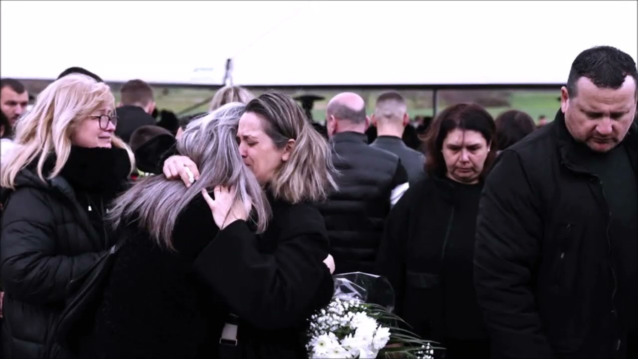 ΤΕΜΠΗ~ΕΛΛΑΔΑ ΕΛΛΑΔΑ~Δ Μούτσης~Ν Γκάτσος~Μ Μητσιάς