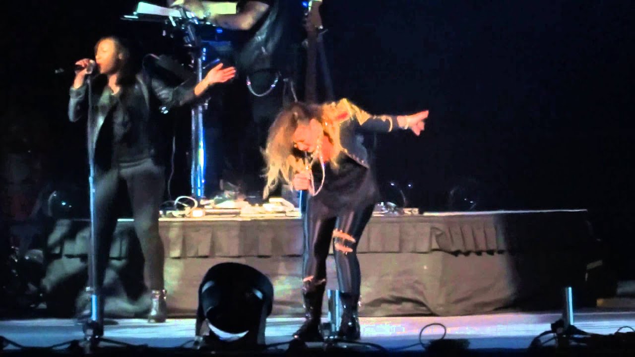 Demi Lovato - Heart Attack / Remember December / Fire Starter - 17/05/14 Arena Monterrey, Mexico