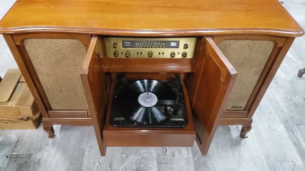 Усилитель Fisher 500 и проигрыватель Garrard 1961 года выпуска — продаётся в музее