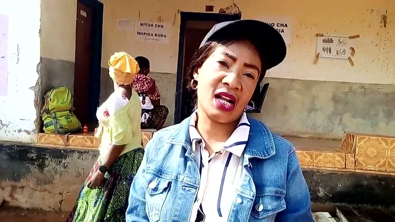 MBUNGE ULYANKULU APIGA KURA KIJIJINI KWAKE.