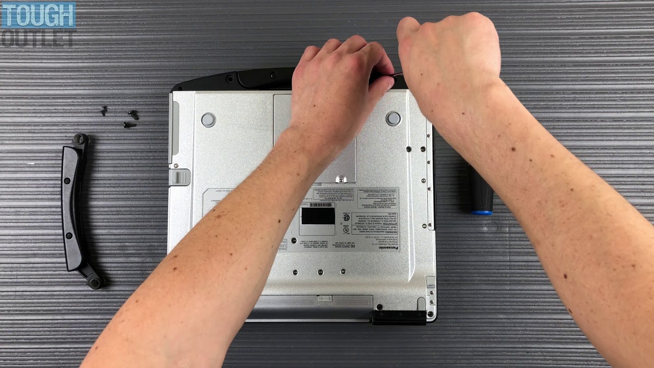 Panasonic Toughbook CF-74: How to change handle