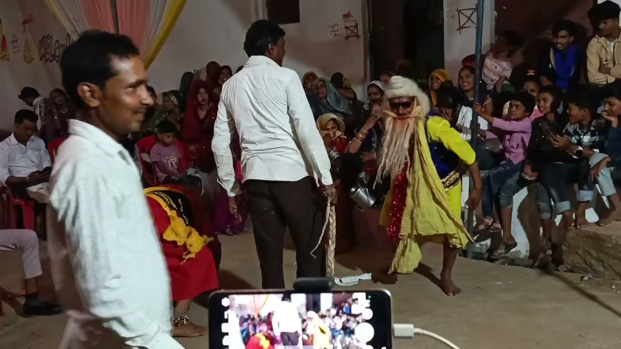 बुंदेली ढोला पार्टी #fani# vairal #reals# video# trending #dhola #party 🥰🥰🥰🥰🤯🤯🤯