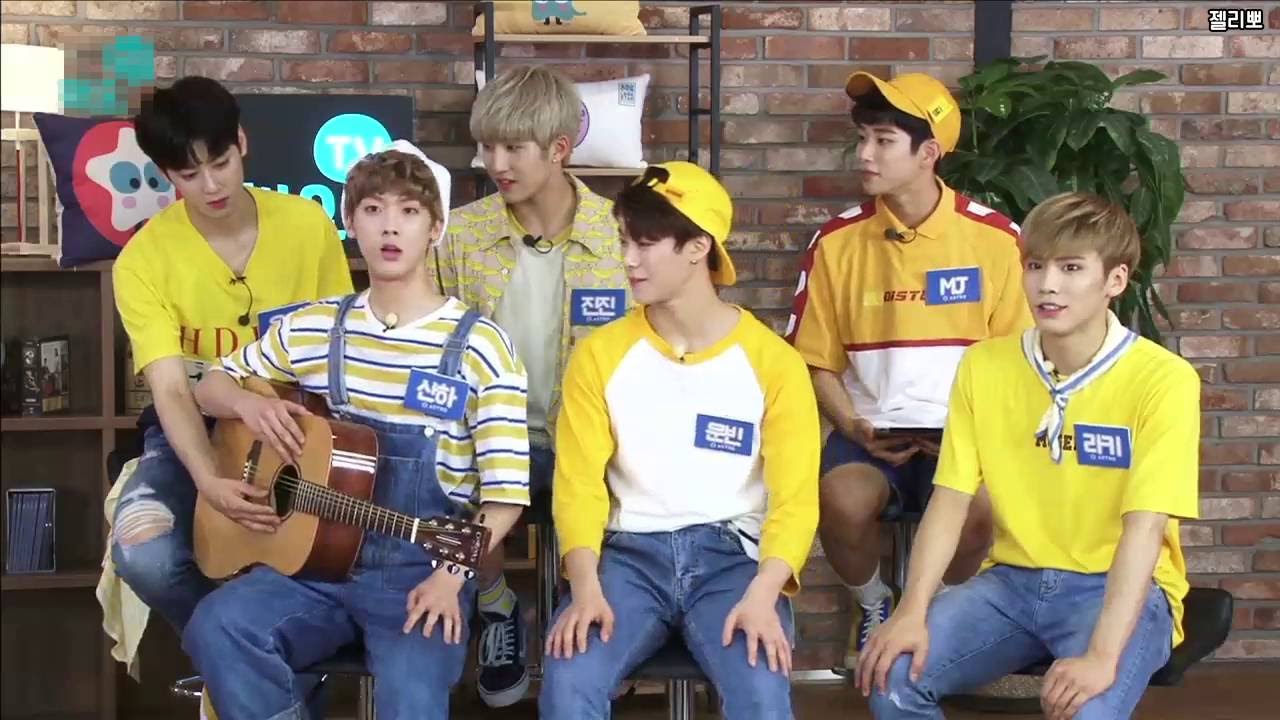 [아스트로/윤산하] 튜닝이 안되는 기타