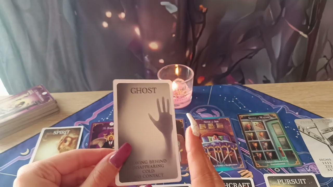 Valaki szenved😶‍🌫️🥺, de mi áll a csendje mögött?🤔🤍 #forraskapu #tarot 