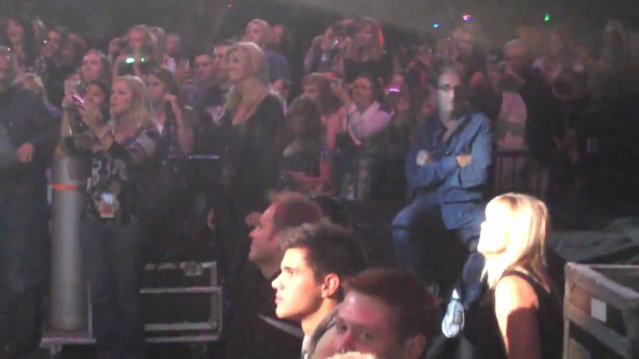 Taylor Swift and Taylor Lautner Chicago Concert