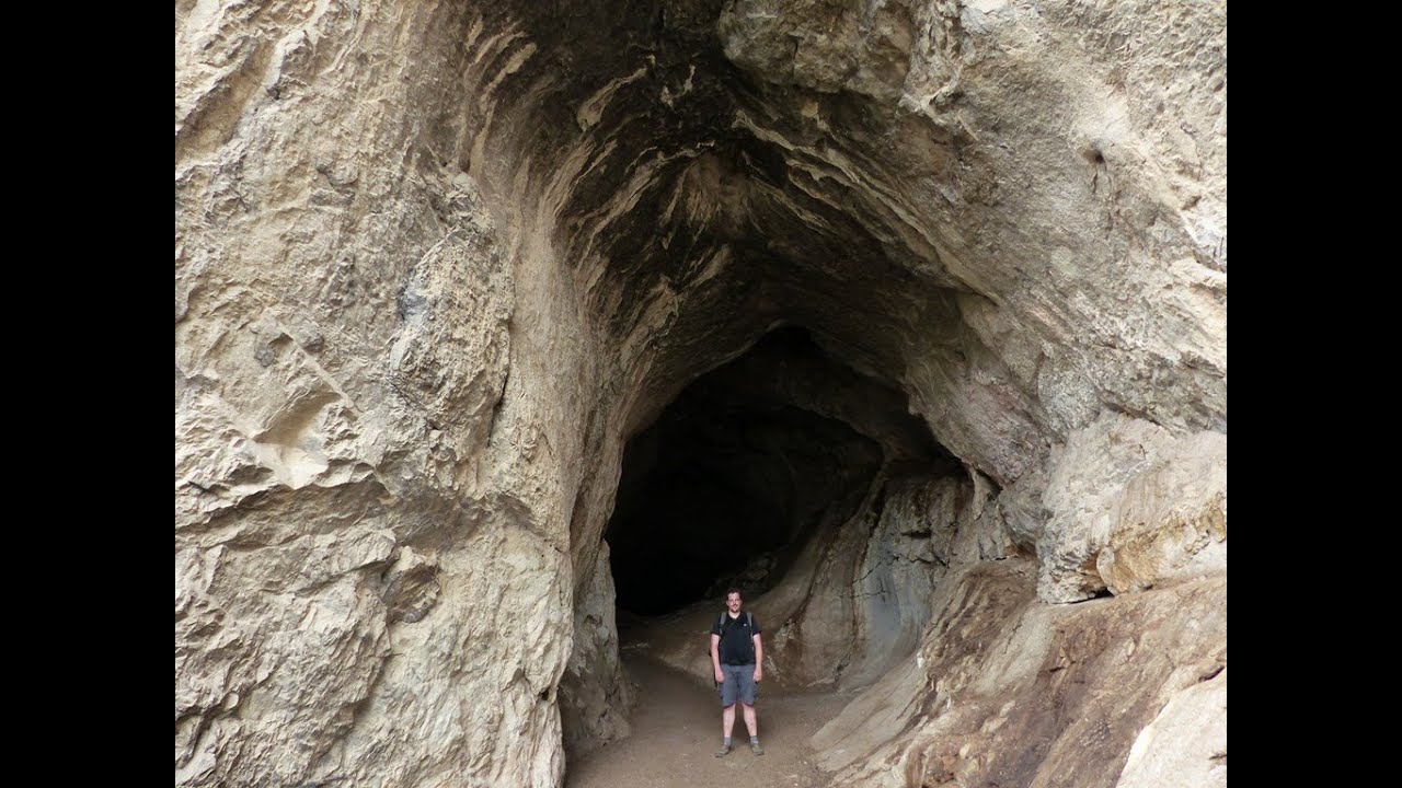 Sant Aniol d'Aguja, Salt del Brull, Coves del Bisbe i dels Ermitons
