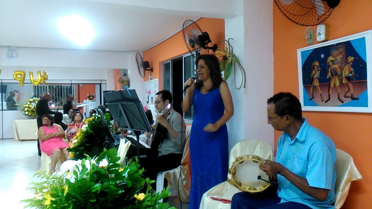 Brasileirinho (Waldir Azevedo) - chorinho cantado! - Grupo Hora do Choro