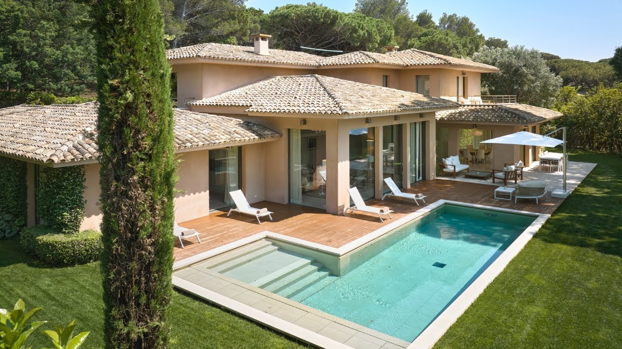 Waterfront Luxury home tour in gated community - Saint Tropez