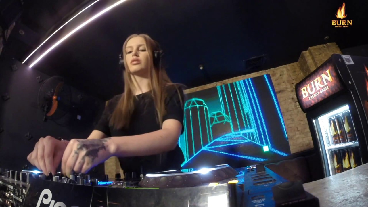 Xenia - Live @ Radio Intense 21.11.2018 // Techno Mix