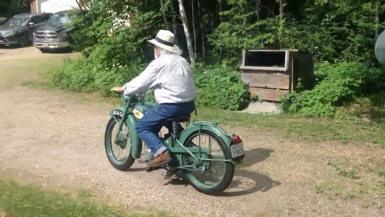 1950 BSA Bantam D1 a ride around the yard