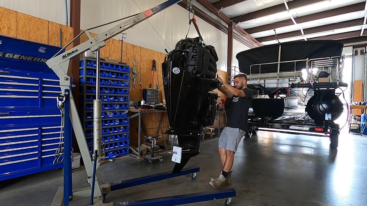 Установка Mercury 200 HP на Tritoon... На чем он будет работать?