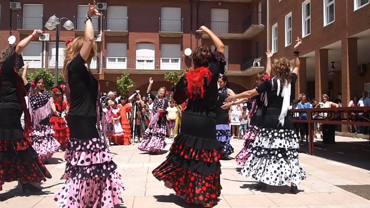 Grupo del curso de sevillanas en Andosilla (15-6-13)