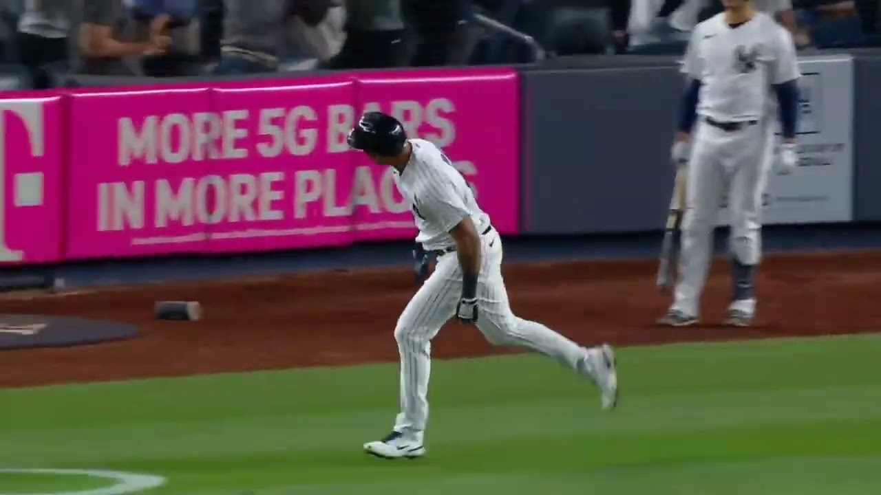 Aaron Hicks Hits CLUTCH Game Tying Home Run In 9th!
