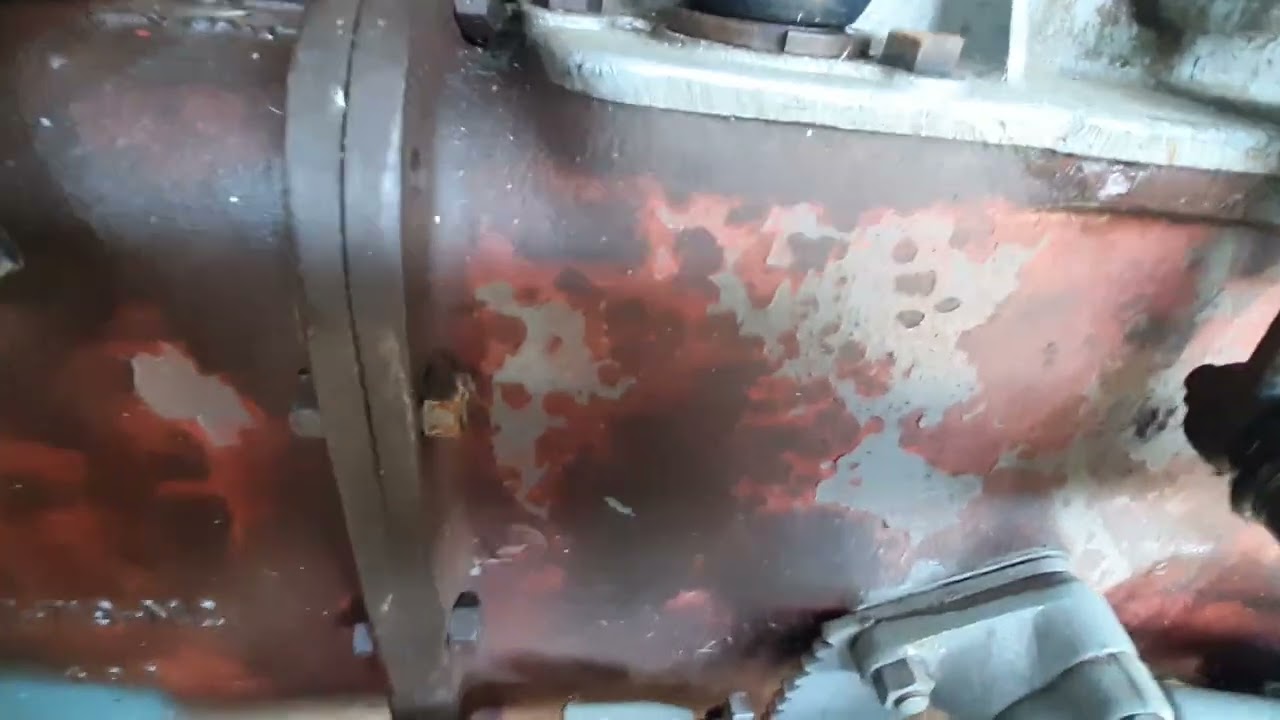 MF135 transmission knocking
