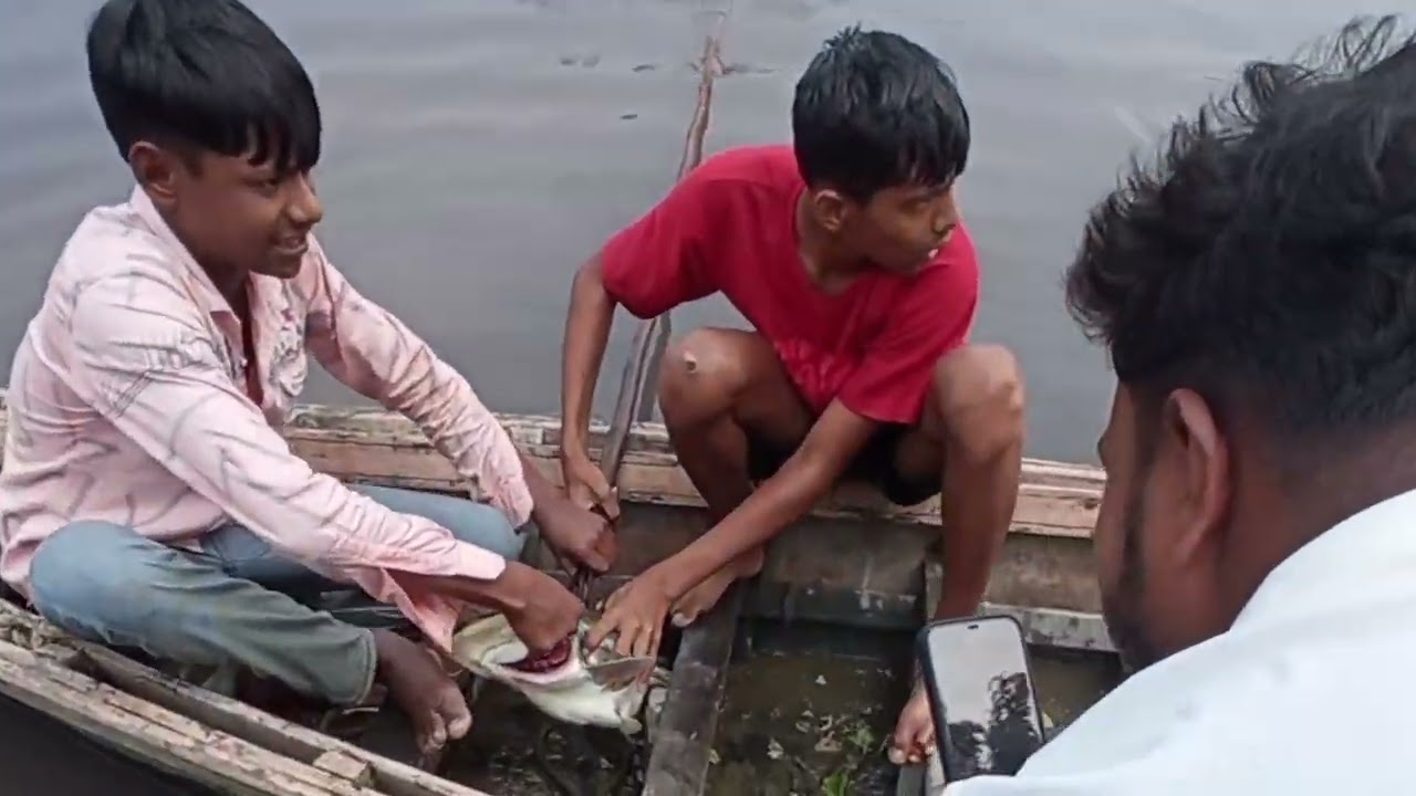 তুরাগ নদী থেকে মাছ ধরলাম। 🇧🇩
