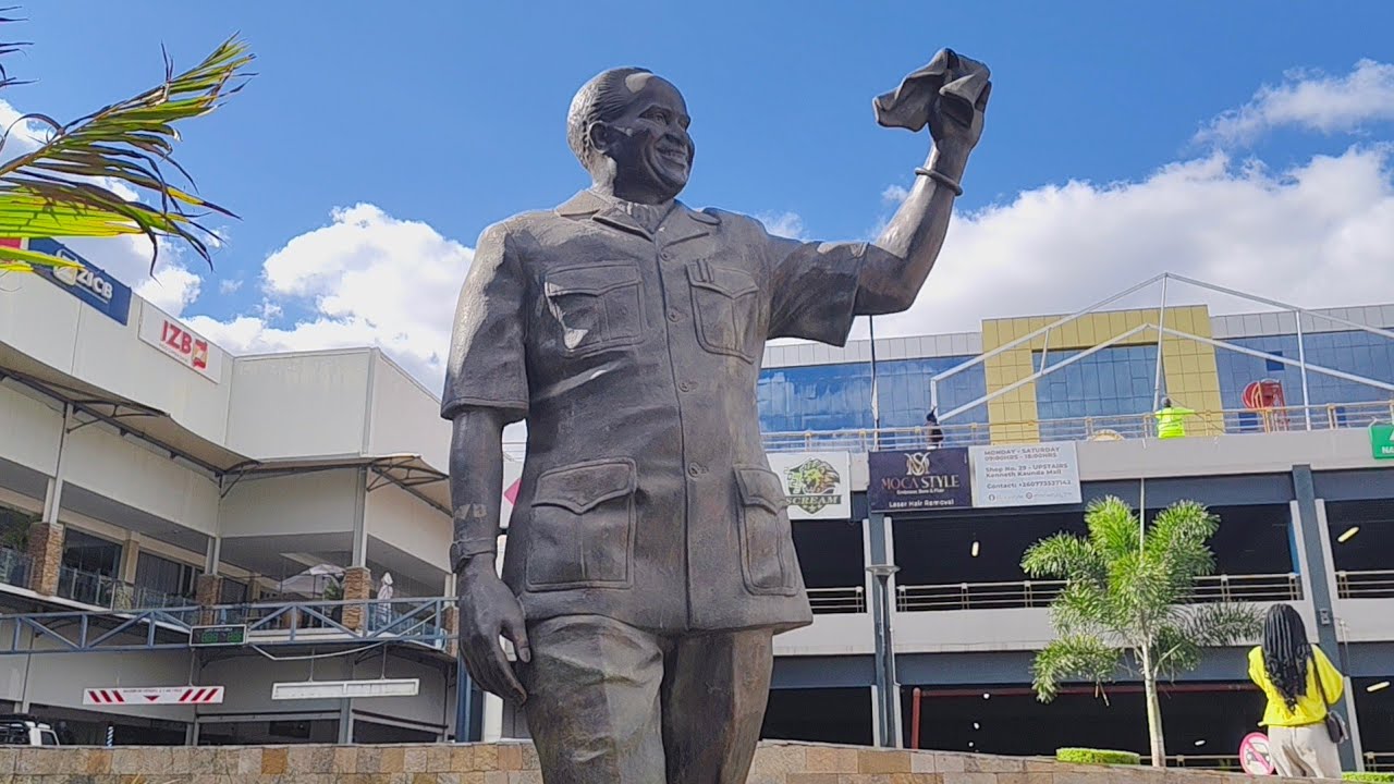 LONG ACRES MALL (KK MALL)- LUSAKA ZAMBIA 🇿🇲 |PRESIDENT KENNETH KAUNDA'S STATUE | MOST BEAUTIFUL MALL