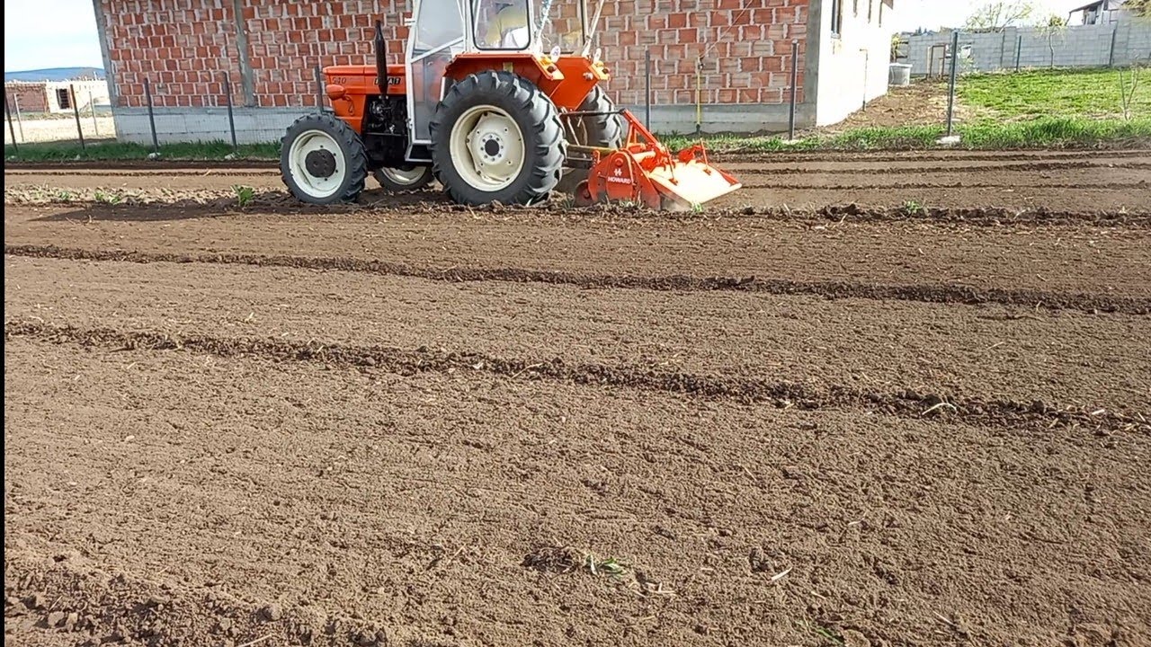 Tractor Fiat 540 dt (dtc) la frezat cu freza Howard Rotavator CA 180 cm, Trattore Fiat 540 con fresa