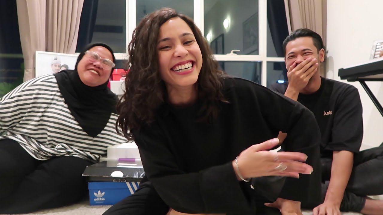 UNBOXING RAYA GIFTS with SYAPA & HAZE
