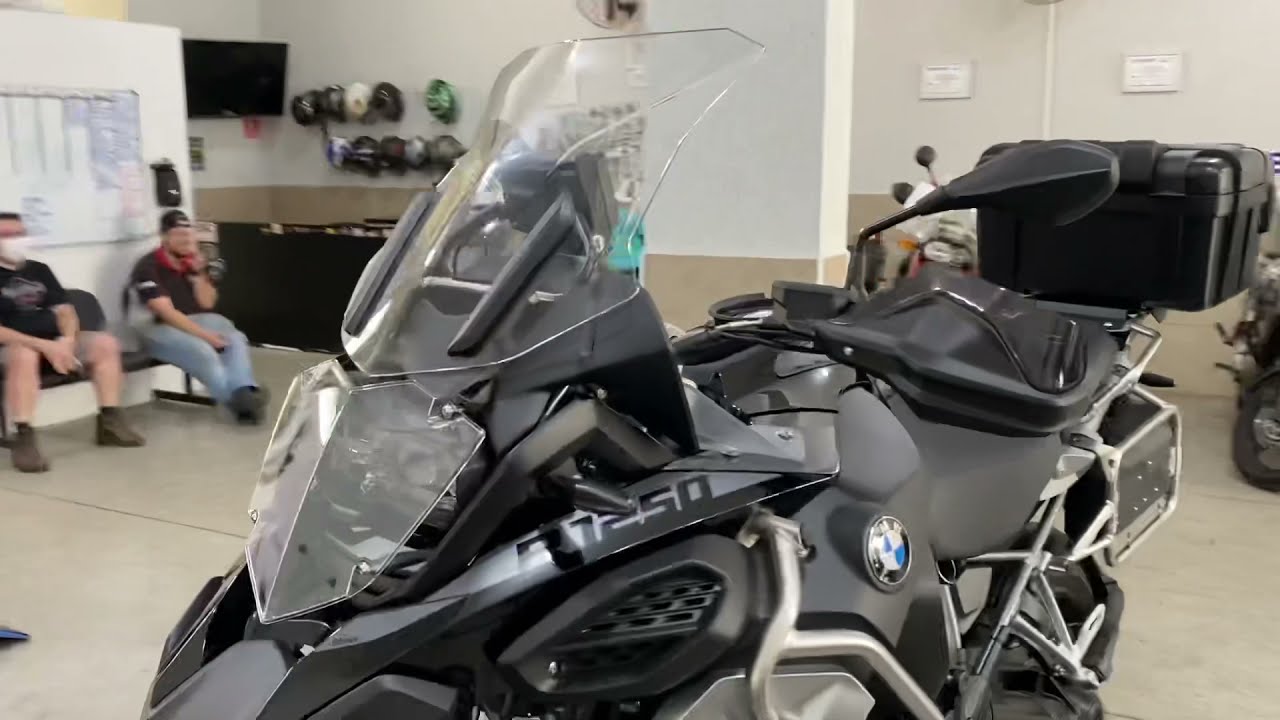Instalação de acessórios Bmw R1250 adventure Triple Black 2022 / Bolha Elétrica !