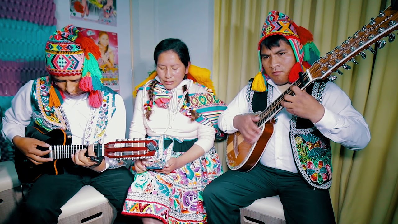 COVER 03 = VILMA CCOMPI Y HENRY HUARAKA.. PERU