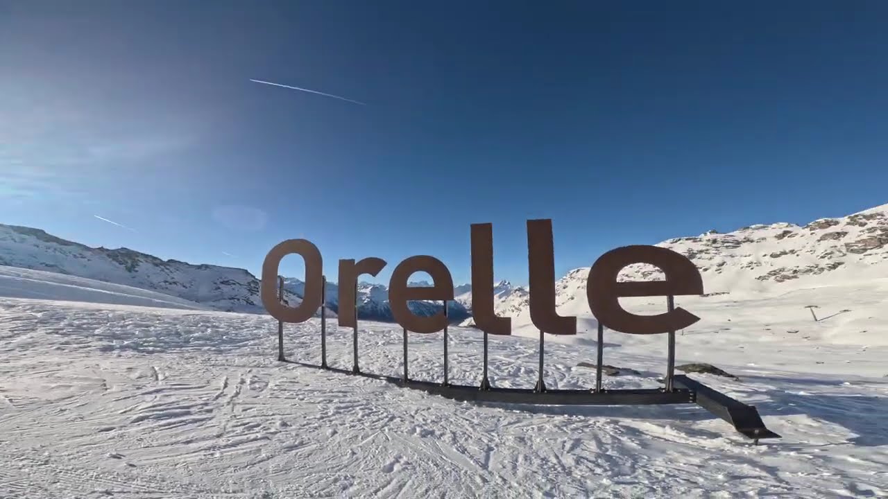 Pure Joy on La croix d'Antide in Orelle, Les 3 Vallées – Perfect Blue Ski Run in The French Alps!