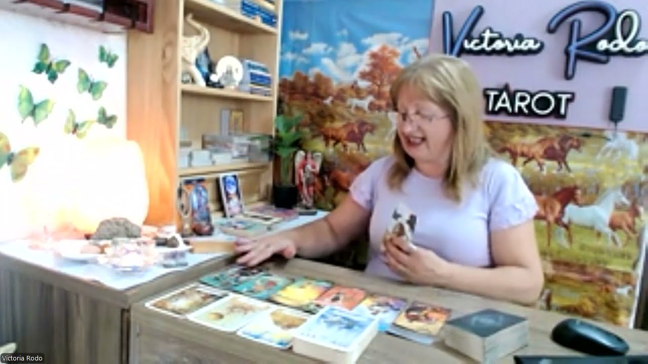 APURATE, ESTAS A CONTRA RELOJ!!!! DOMINGO 22 FEBRERO. VICTORIA RODO TAROT. 59894239682.