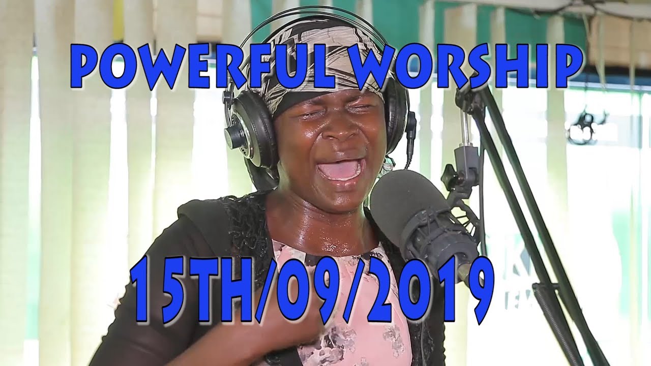 EVANGELIST AKWASI AWUAH FALLS DOWN DURING WORSHIP (2019 OFFICIAL VIDEO)