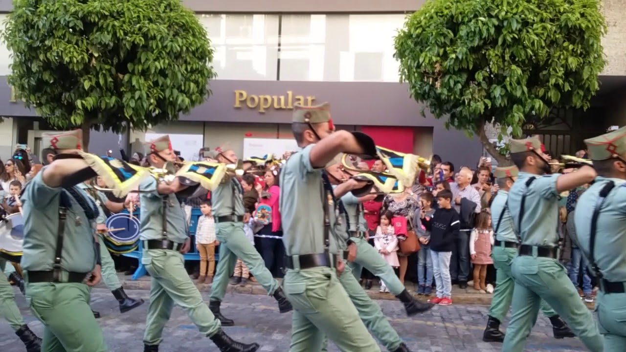 El Cristo de la Vera Cruz ,escoltado por la Legión en Huelva.   Semana Santa  2019 . Por  MAY ABRIL