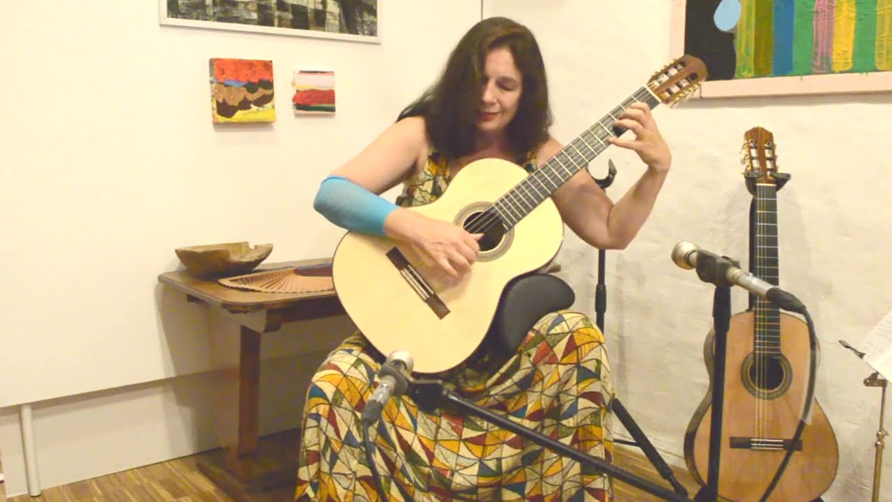 Nora Buschmann performs Campanas del Alba
