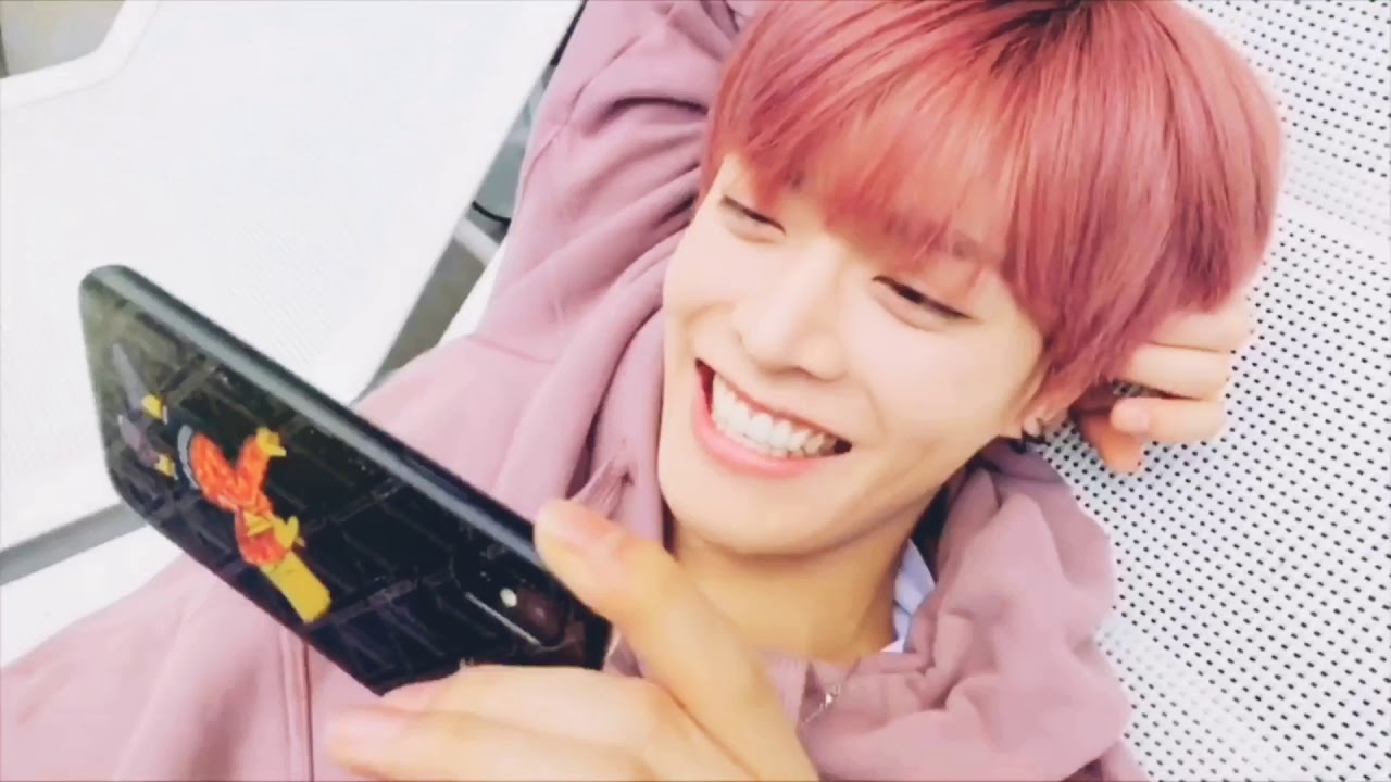 Jungwoo x Yuta (Yuwoo) Moments