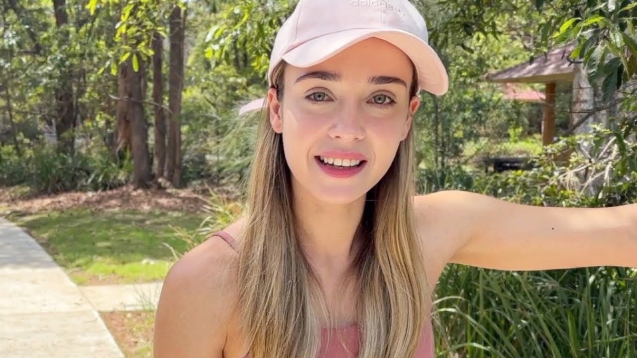 BF Almost Gets Us Lost In The Australian Bush! A Very Real Couple Hiking VLOG