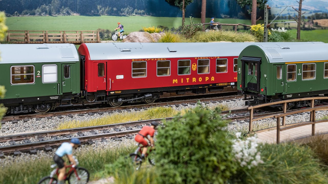 Tillig Y-Wagen (74911 ...) und Roco BR 118 (73888) der DR in H0
