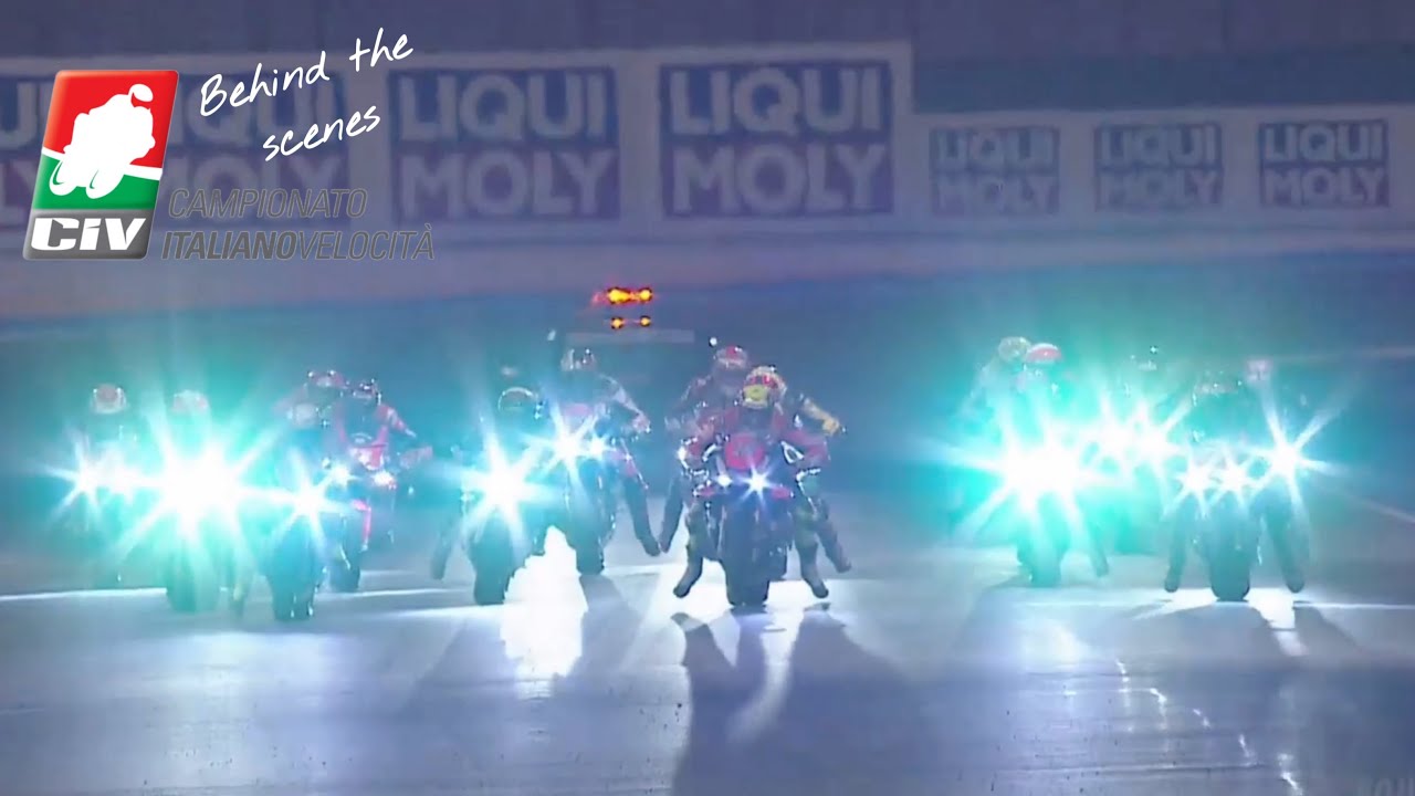 Moto da corsa coi fari | Civ Sbk 2023 racing night