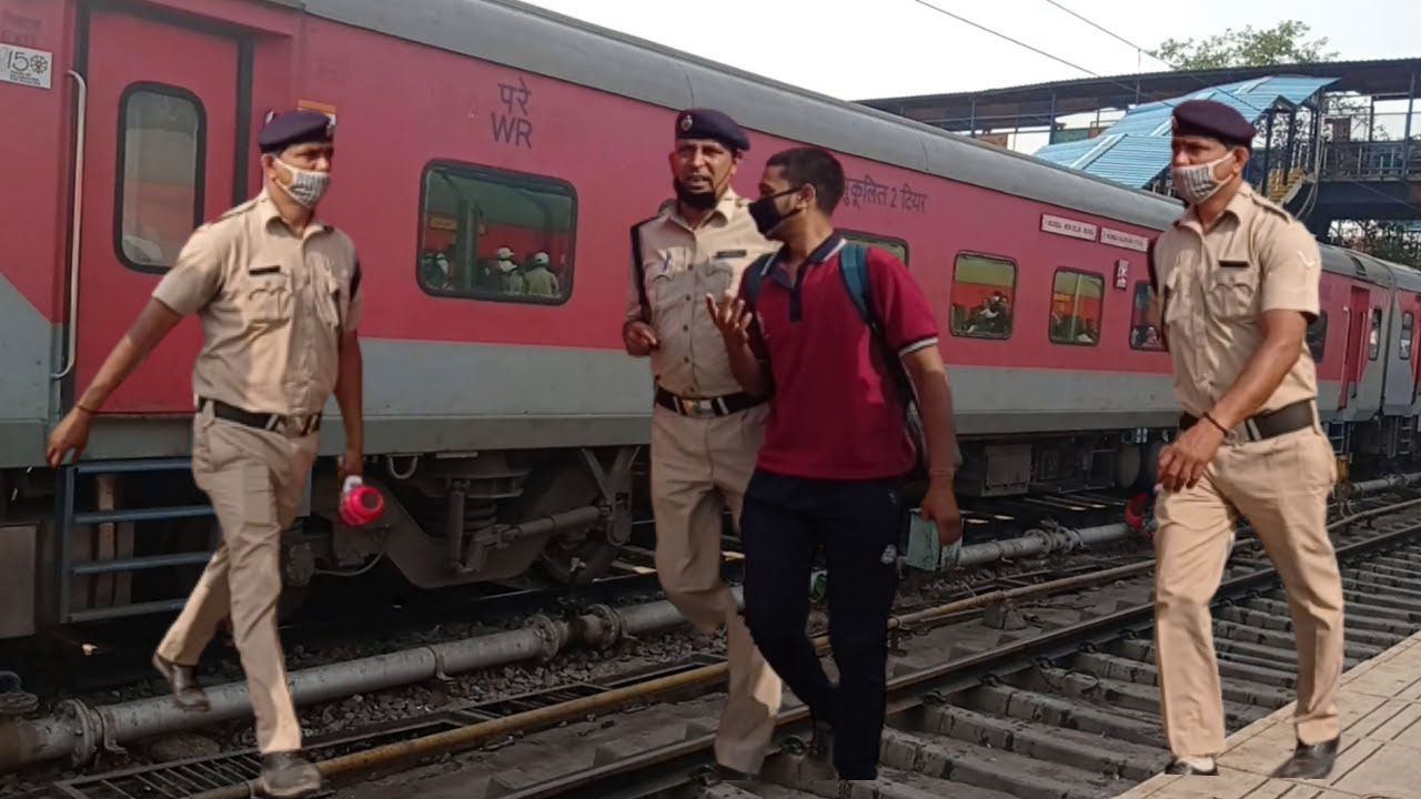 Police in Action - Chain Pulling - Culprit Caught - New Delhi - Indian Railways - Telangana Express
