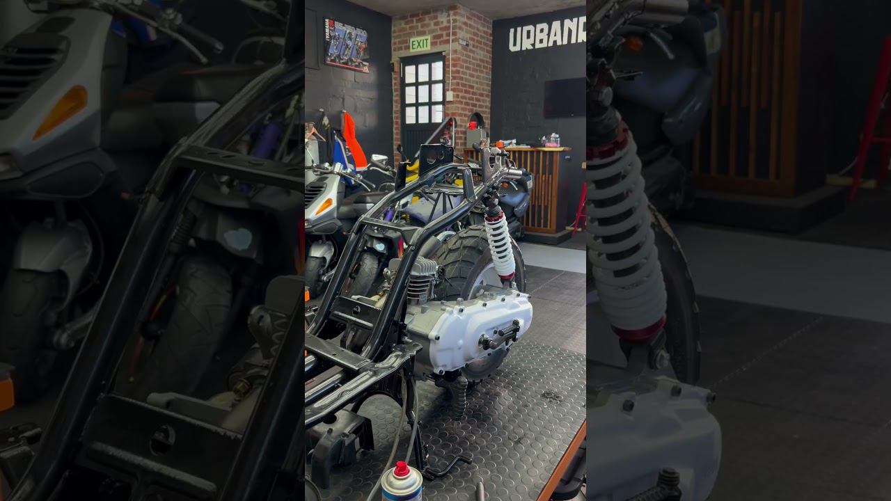 Rama z powrotem, silnik w środku, a przednie koło zamontowane na bazie Stage6 Yamaha Bws 50 Sleeper!