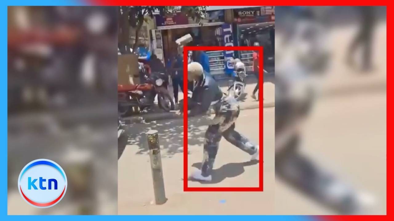 Furious Woman Smashes Matatu Windscreen in Nairobi CBD