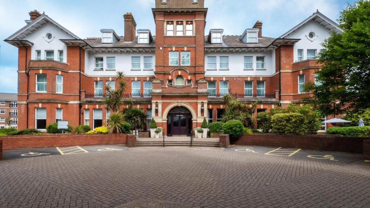 Holiday Inn Farnborough, an IHG Hotel, UK | Holidays In Europe