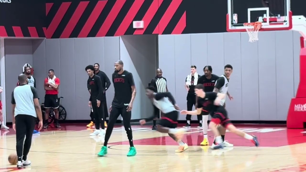 Houston Rockets Scrimmage as they Preoare for the Hornets