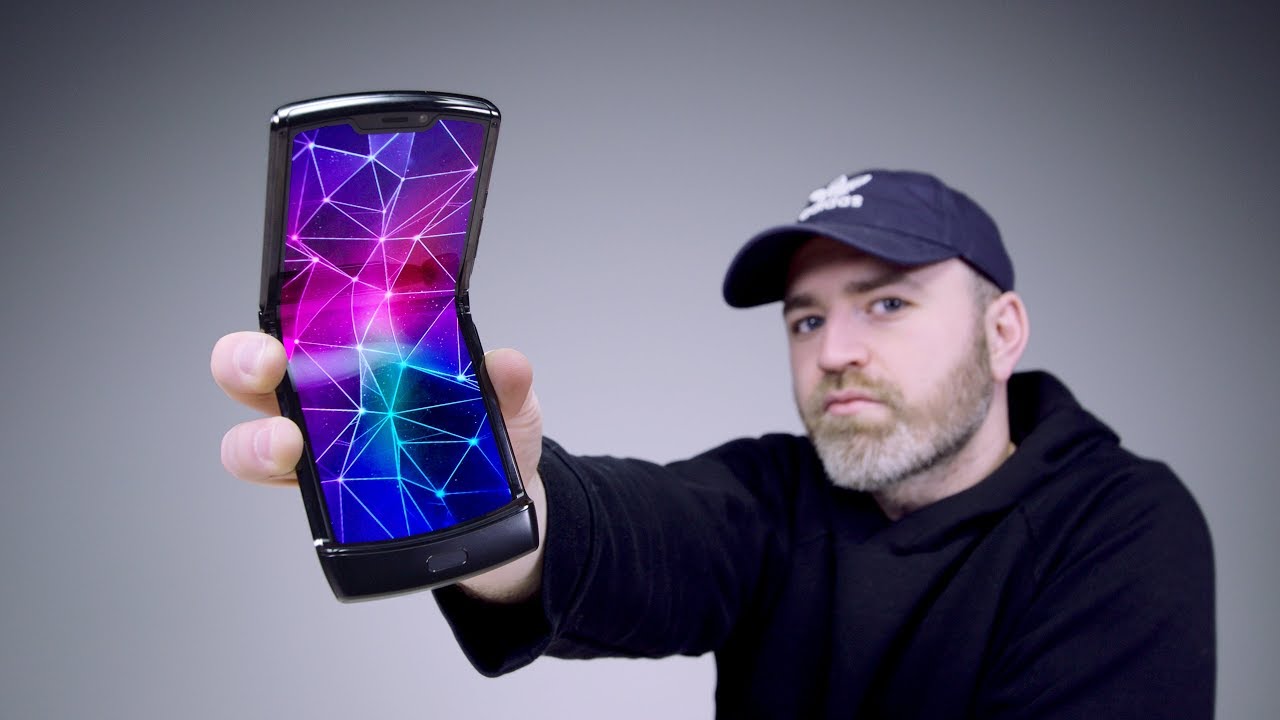 Motorola Razr 2020 Unboxing - Whoa.