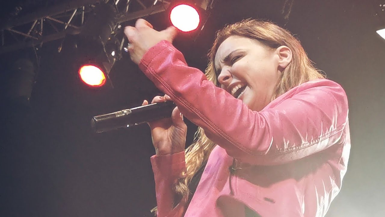 Chenoa - Absurda cenicienta (Showcase Mallorca)