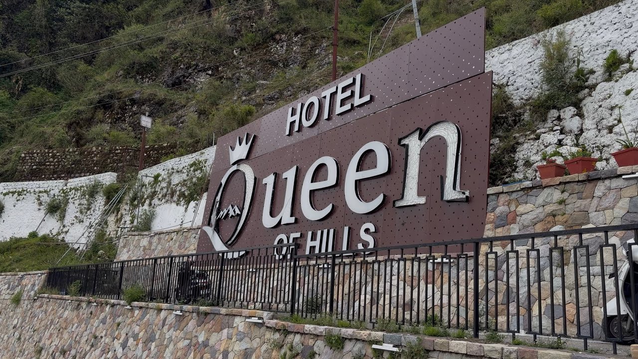 Mussoorie || Hotel- Queen of hills || Mussoorie famous hotel at top of the hill ||