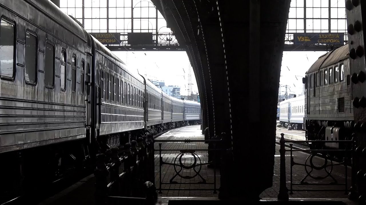 Ukraine appeals to Canada's rail manufacturers to repair war-damaged lifeline