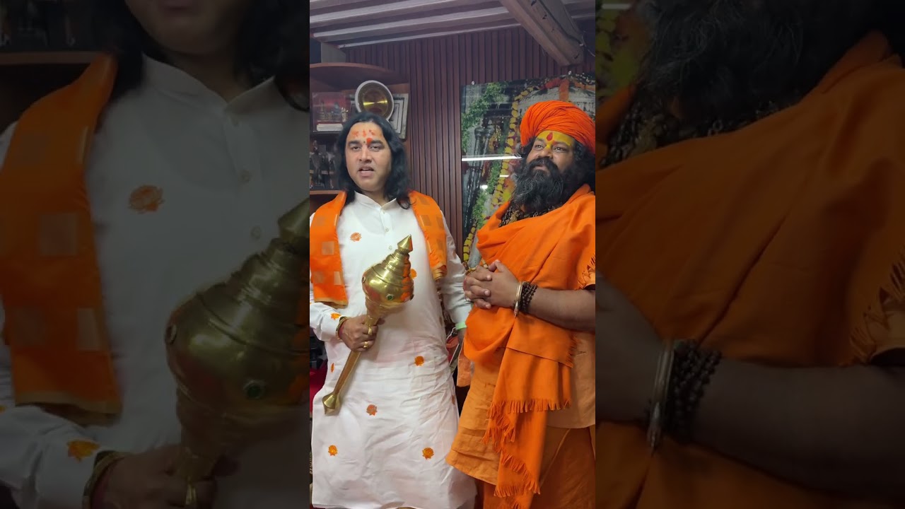 आज हनुमानगढ़ी पर पूज्य देवकीनंदन जी दर्शन पूजन किये तत्व पश्चात आश्रम पर आए सनातन बोर्ड पर चर्चा हुई