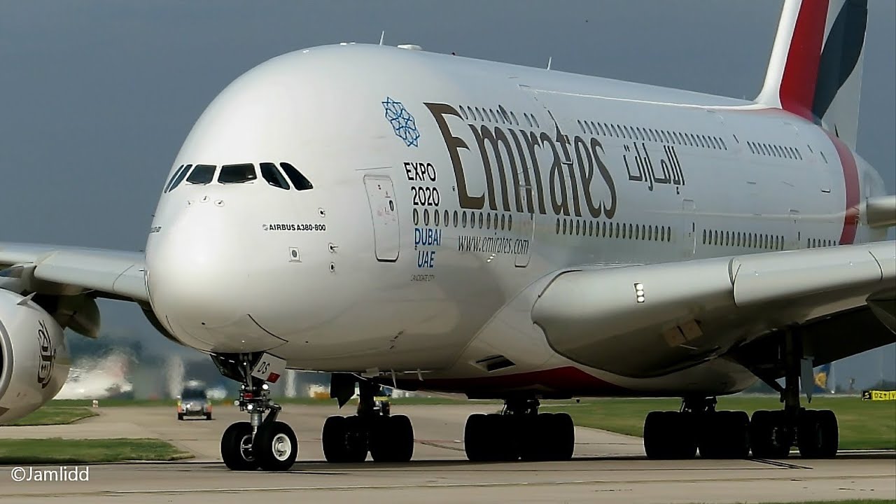 Airbus A380 vs Boeing 747