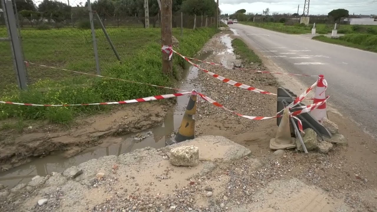EL ALCALDE DE CHICLANA PIDE PACIENCIA PARA EL ARREGLO DE CAMINOS Y CALLES DEL MUNICIPIO