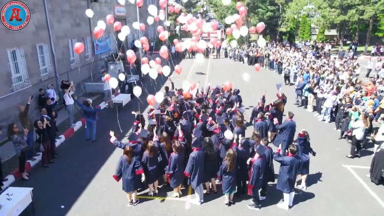 Nevşehir Anadolu Lisesi'nin Mezuniyet Töreni Birbirinden Sıcak Görüntülere Sahne Oldu...